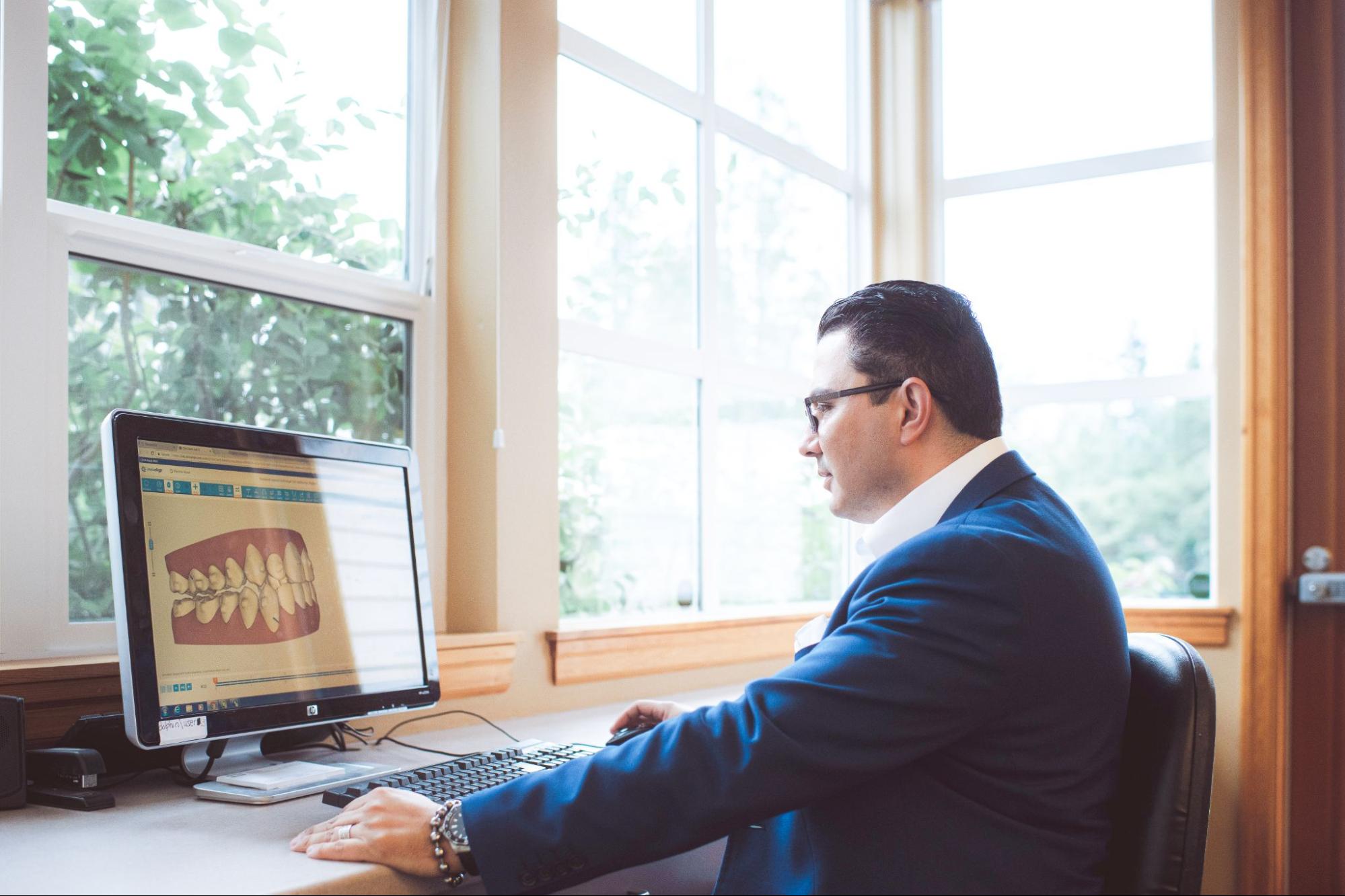 How Do You Monitor Progress While Using Clear Aligner Trays?